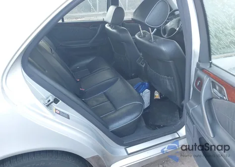 2002 Mercedes-Benz E 320 4M/4M Special Edition z USA, uszkodzony, nr VIN WDBJF82J92X067986